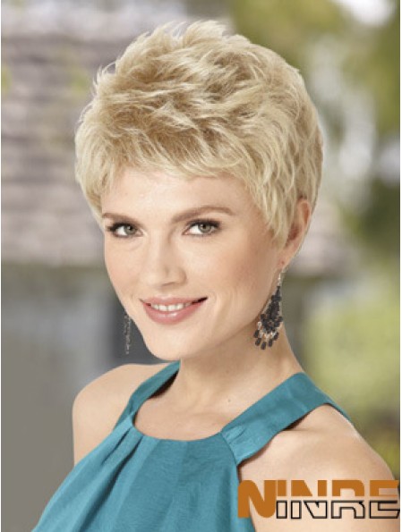 Perruque blonde avec des coupes courtes de longueur ondulée style capless