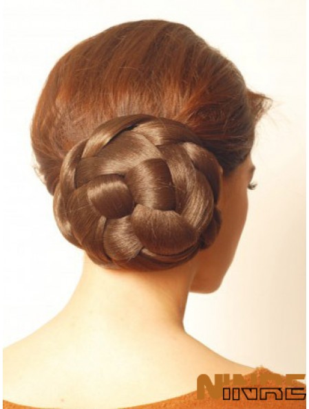 Cheveux bruns chignon
