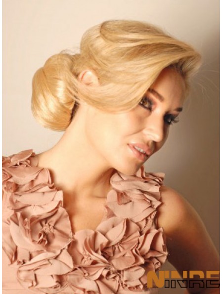 Morceau de cheveux blonds chignon